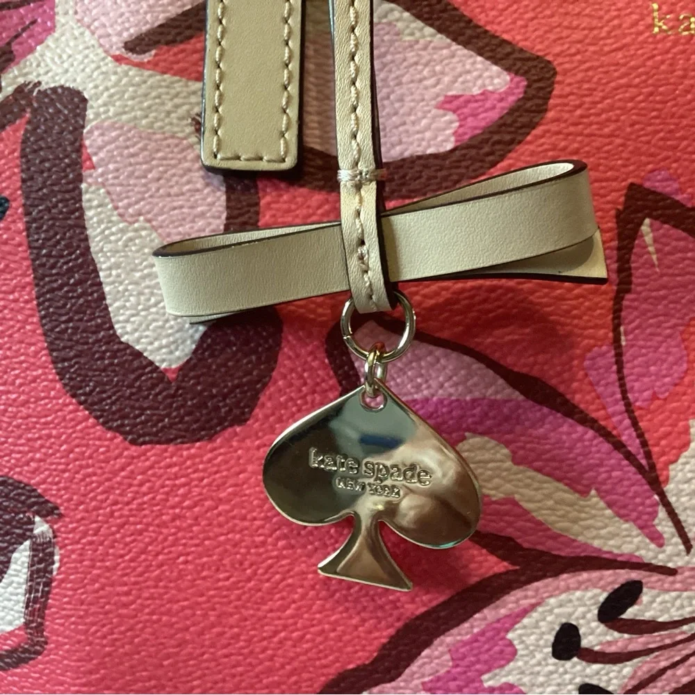 Kate Spade pink floral tote in Saffiano leather inside and out with silver spade - Picture 2 of 11